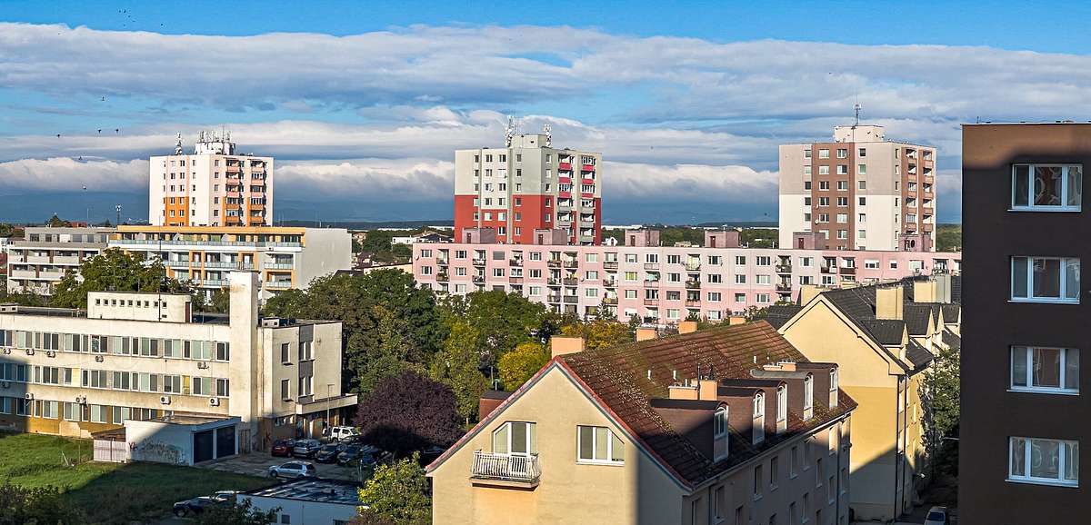 Sídlisko, Senec
