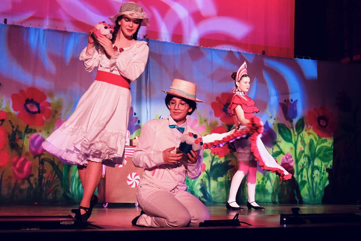 Scéna z muzikálu Mary Poppins