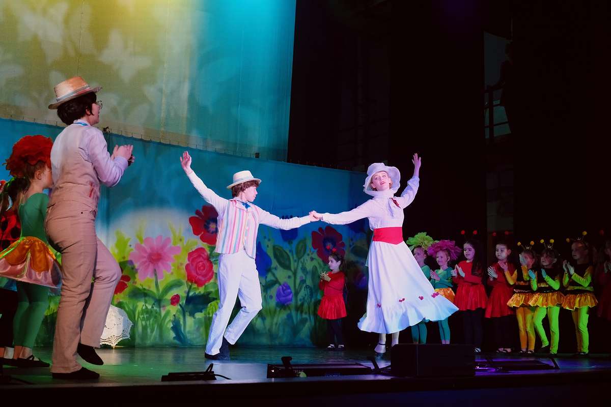 Scéna z predstavenia Mary Poppins